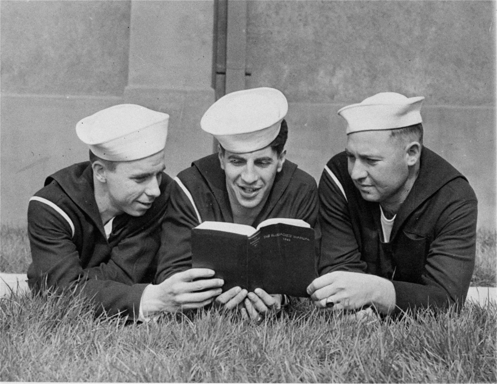 1943: Navy stars